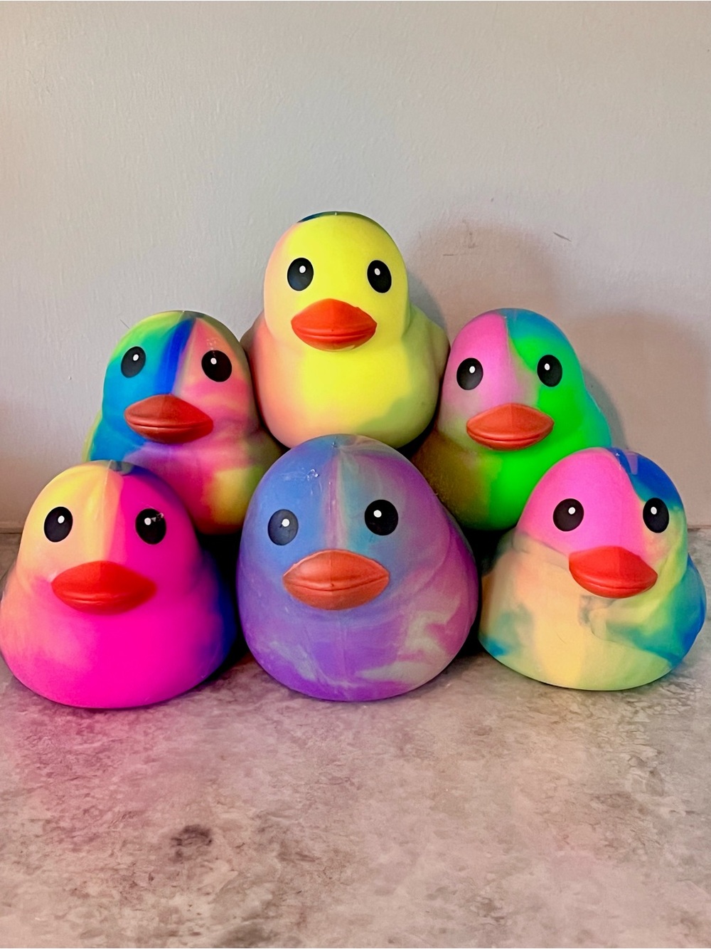 🌈 Squeezy Jumbo Duck Squishy - Rainbow